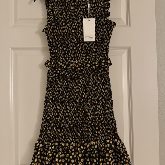 Sleeveless Faye Dress Size 2 - Picture 4 of 7